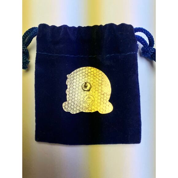 Vintage Garfield Hugging Teddy Bear Pin- no backing - Picture 4 of 5